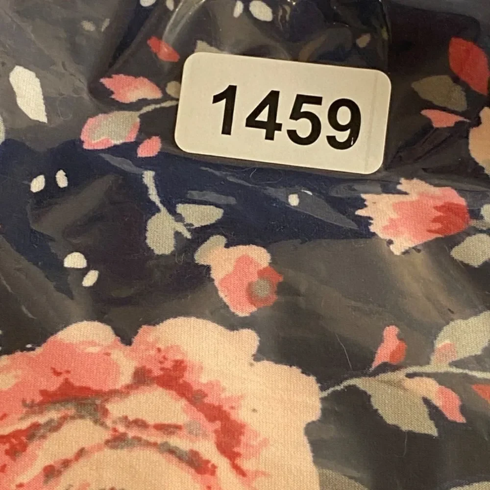 1459 LuLaRoe Leggings Size OS Black And Pink Roses Print New